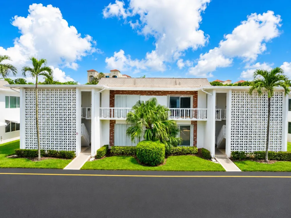 4501 S Ocean Boulevard #D4 South Palm Beach, FL 33480