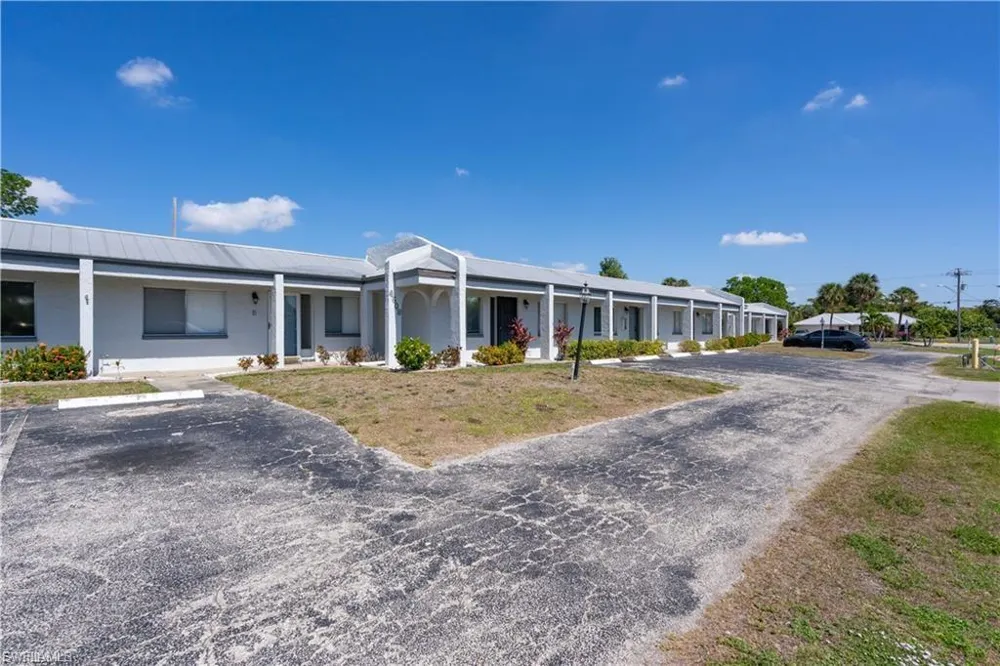 4608 SE 4th Place #6 Cape Coral, FL 33904