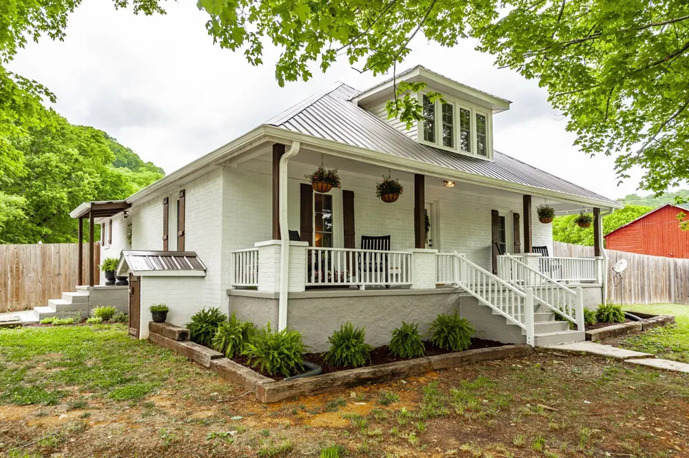 537 Defeated Creek Hwy Carthage, TN 37030