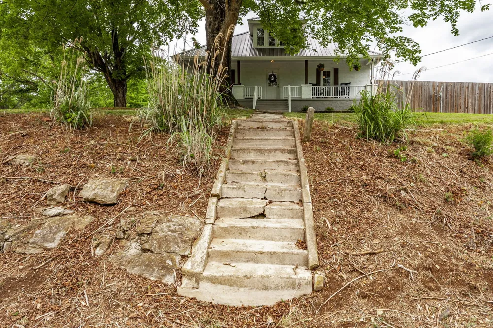537 Defeated Creek Hwy Carthage, TN 37030
