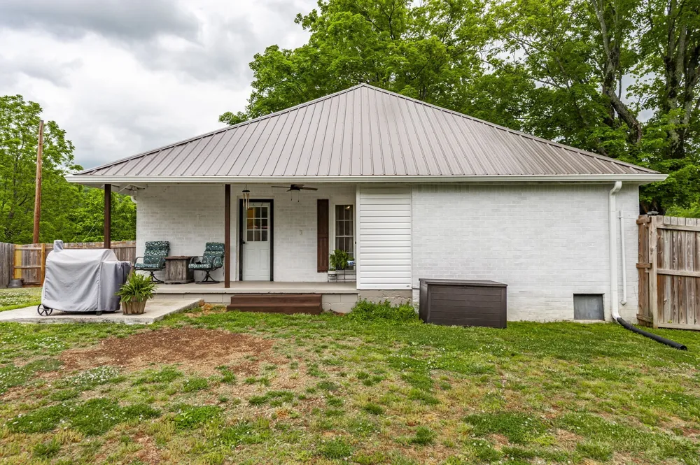 537 Defeated Creek Hwy Carthage, TN 37030