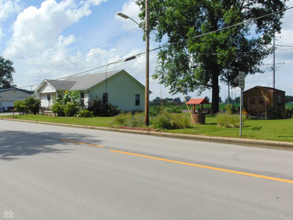 922 E Main Street Jamestown, IN 46147