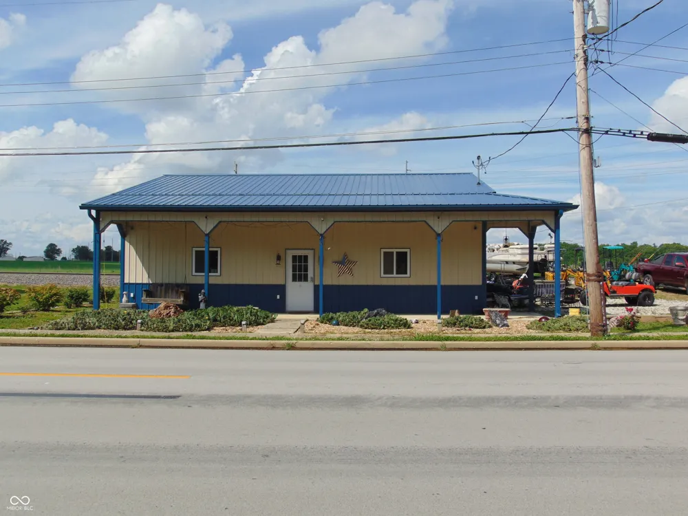 922 E Main Street Jamestown, IN 46147