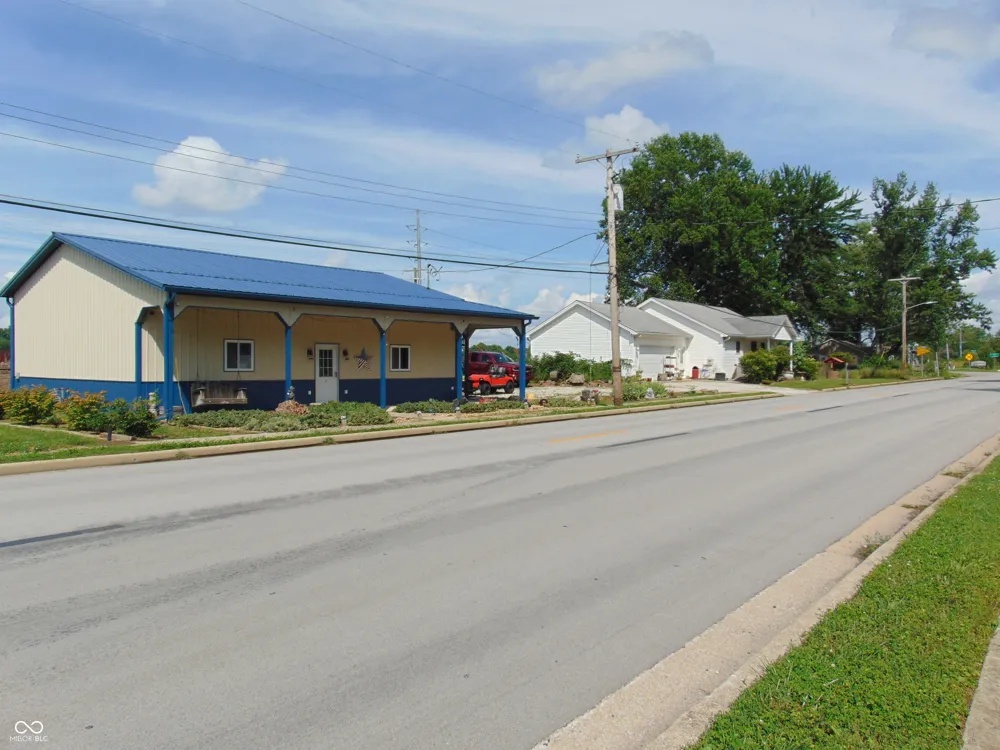 922 E Main Street Jamestown, IN 46147
