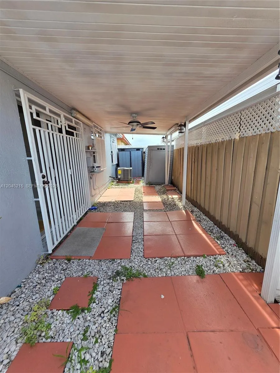 8905 NW 121 ST #0 Hialeah, FL 33018