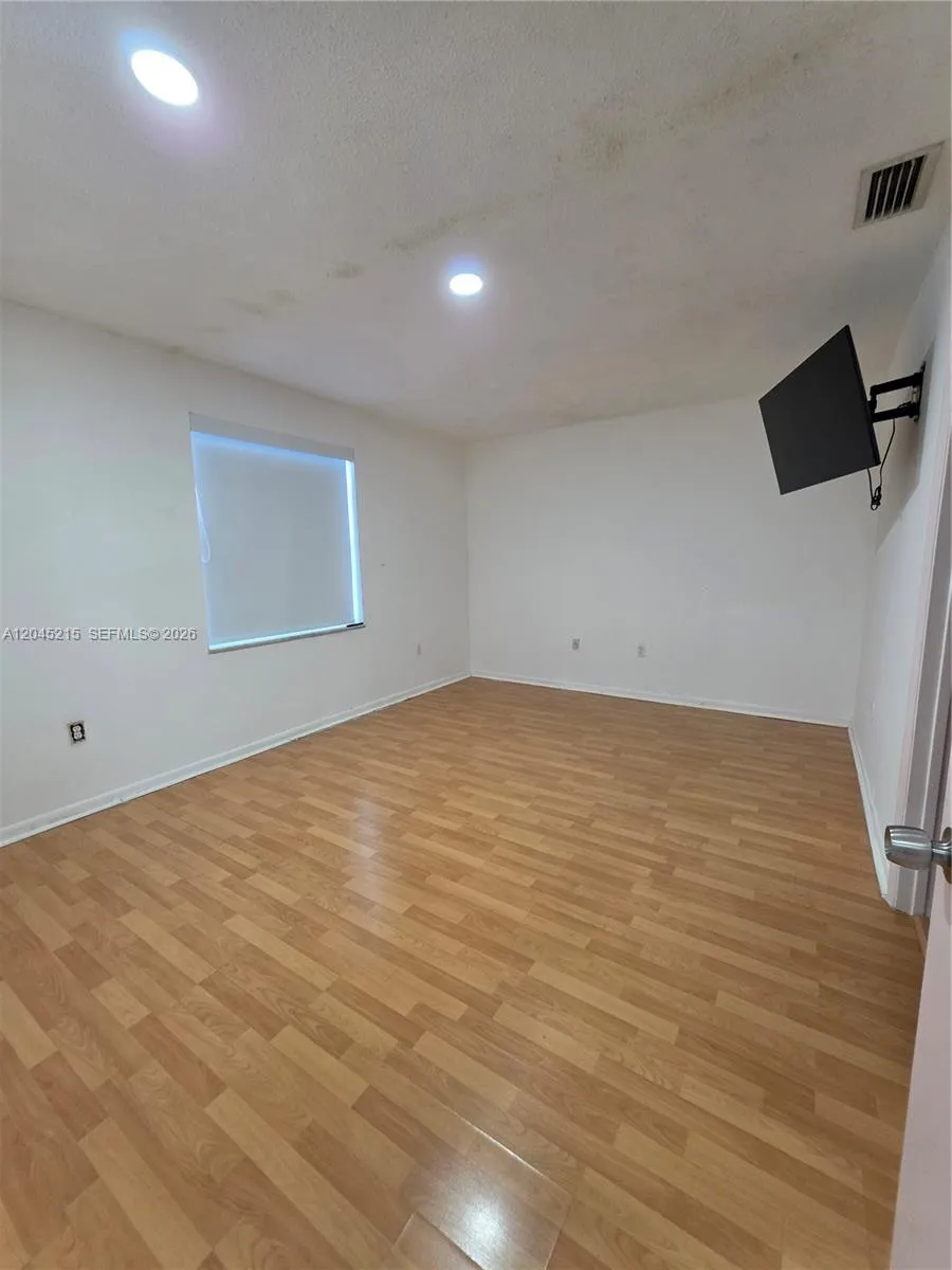 8905 NW 121 ST #0 Hialeah, FL 33018