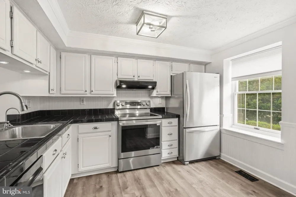 8273 MARY LEE LANE Laurel, MD 20723