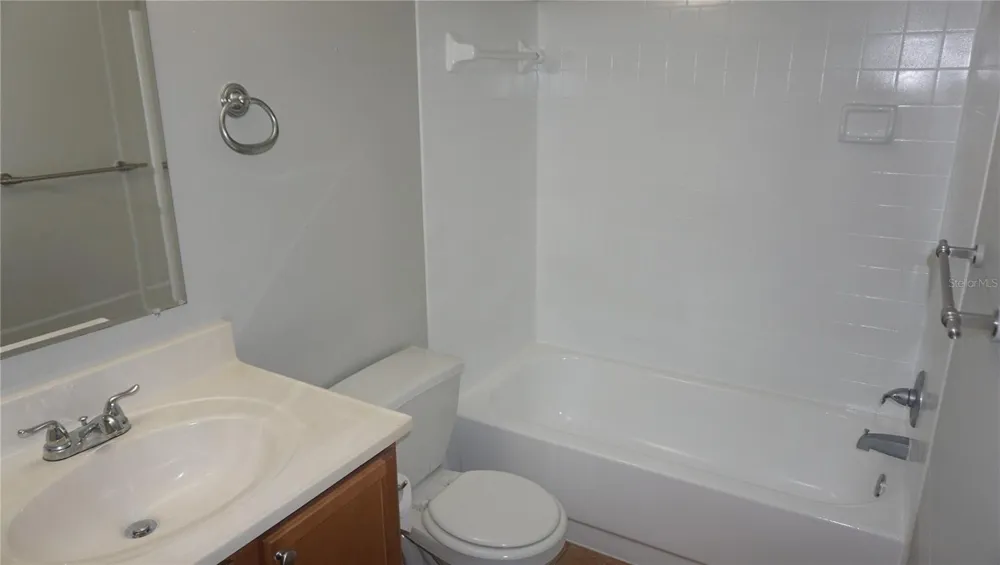 220 LAKE PARSONS GREEN #206 Brandon, FL 33511