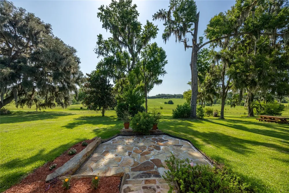21601 OLD BELLAMY ROAD Alachua, FL 32615