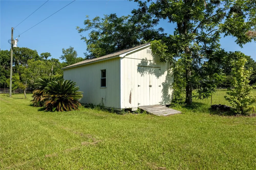 21601 OLD BELLAMY ROAD Alachua, FL 32615