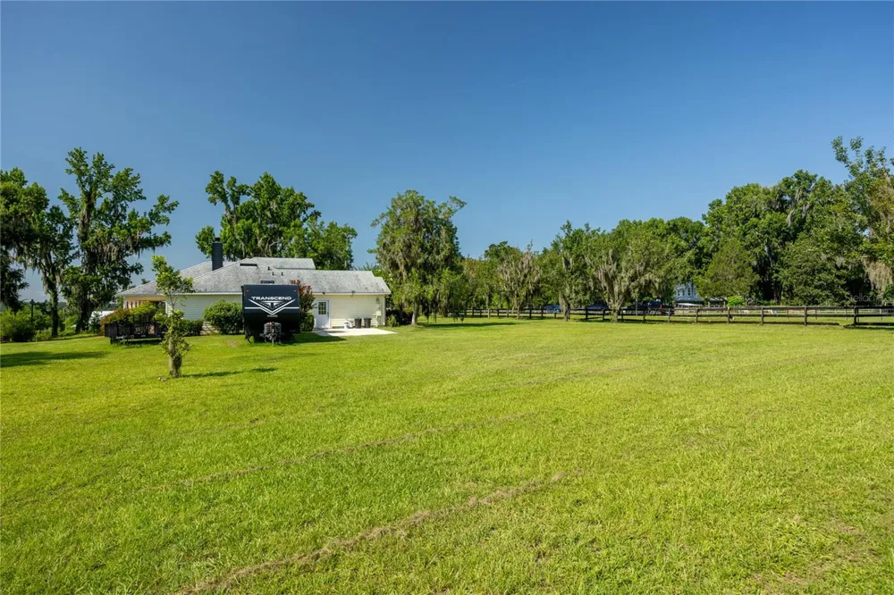 21601 OLD BELLAMY ROAD Alachua, FL 32615