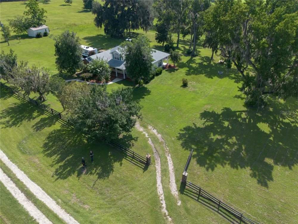 21601 OLD BELLAMY ROAD Alachua, FL 32615