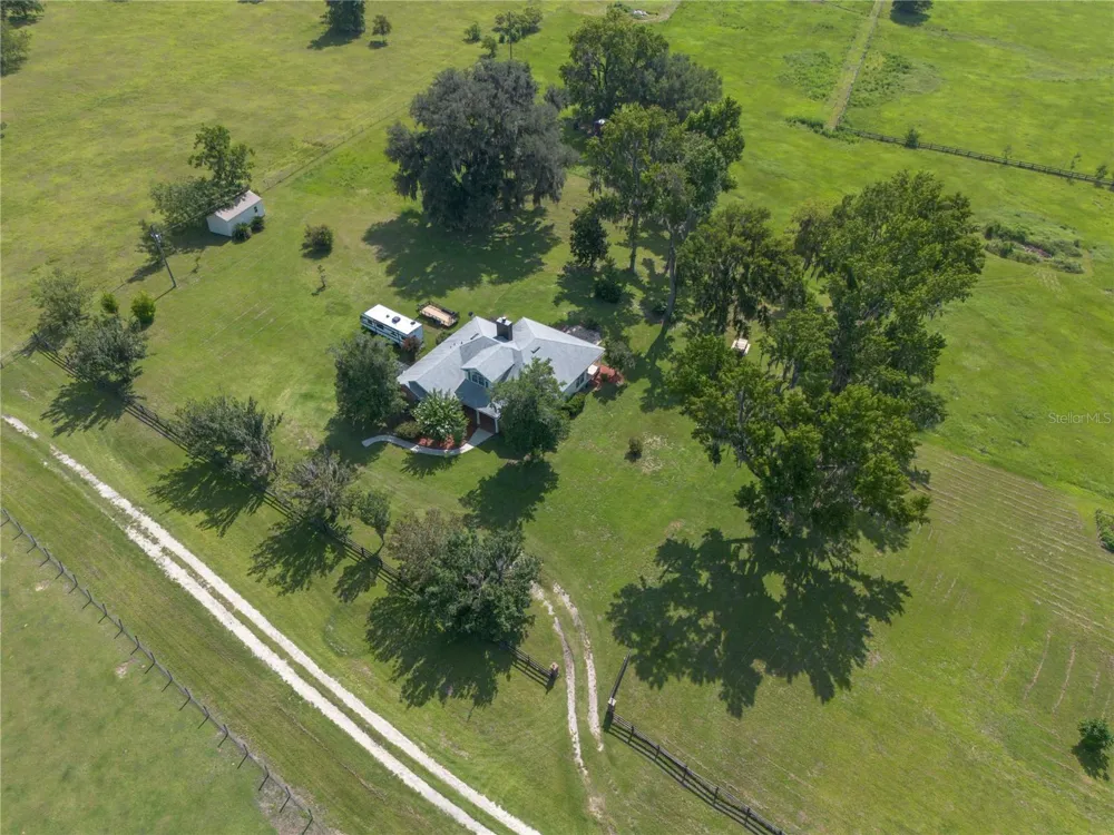 21601 OLD BELLAMY ROAD Alachua, FL 32615