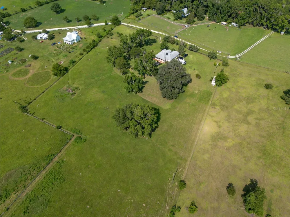 21601 OLD BELLAMY ROAD Alachua, FL 32615