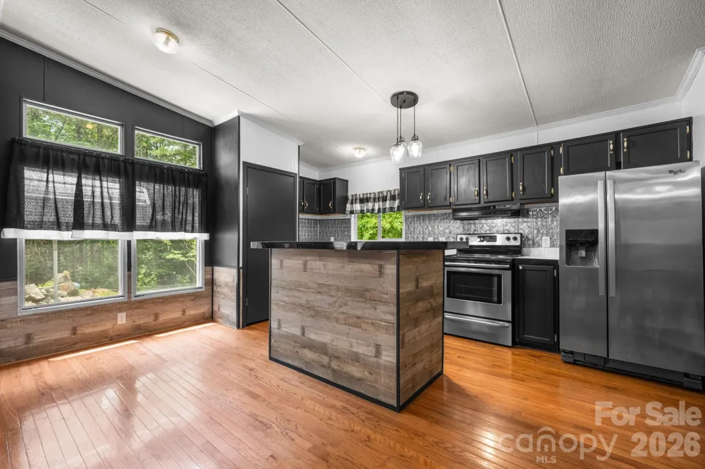 4901 Uncle Freds Place Morganton, NC 28655