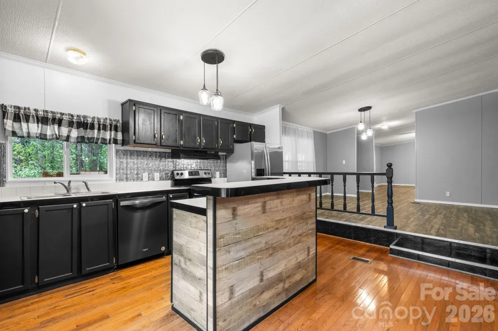 4901 Uncle Freds Place Morganton, NC 28655