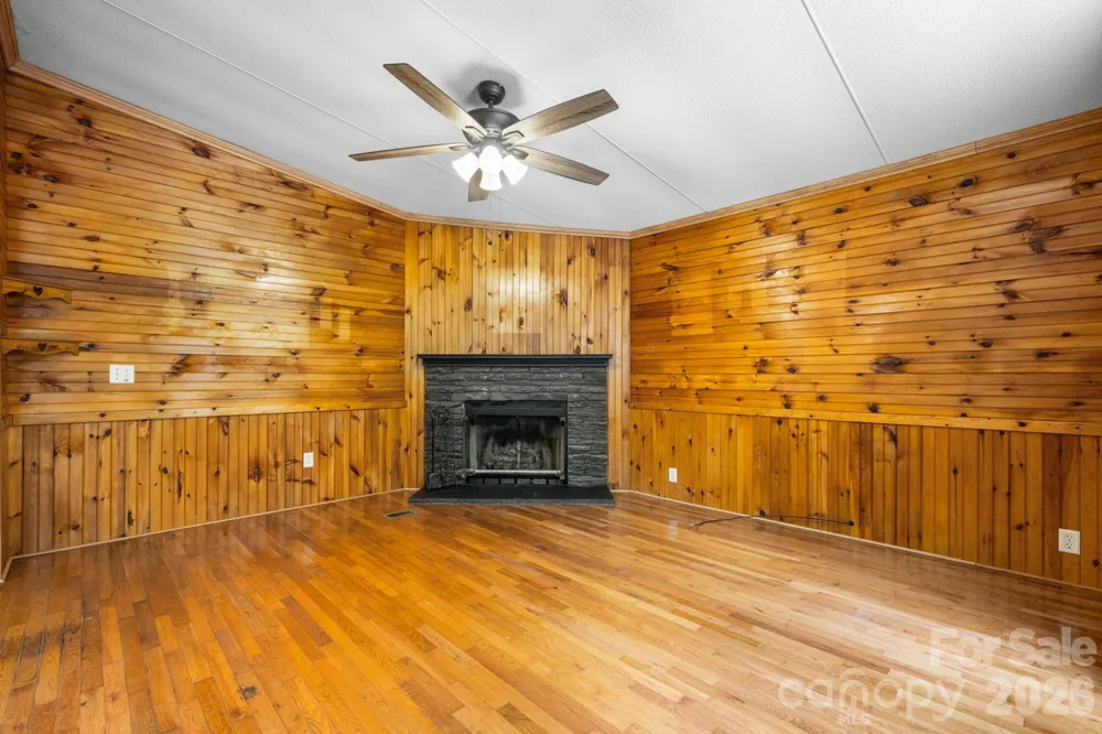 4901 Uncle Freds Place Morganton, NC 28655