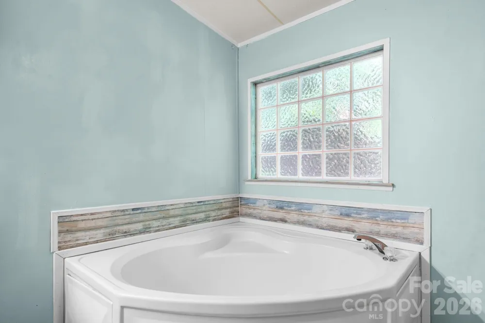 4901 Uncle Freds Place Morganton, NC 28655