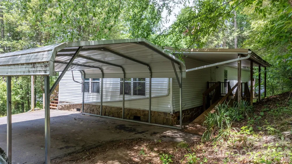 4901 Uncle Freds Place Morganton, NC 28655