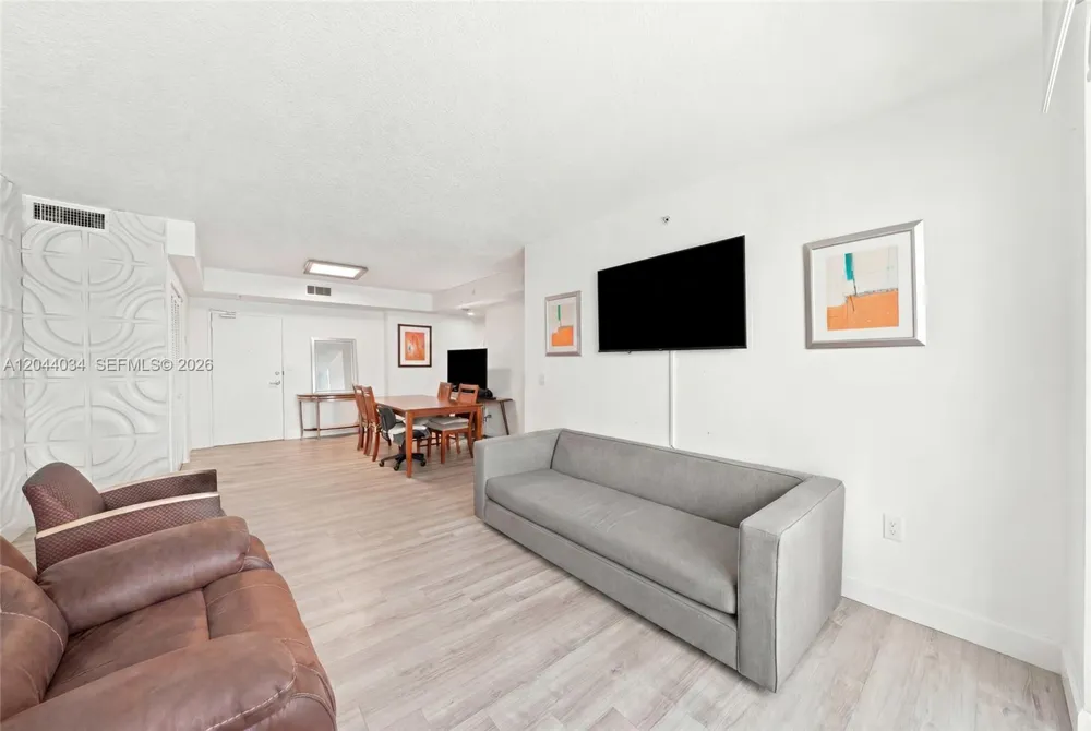 7501 E Treasure Dr #2S North Bay Village, FL 33141