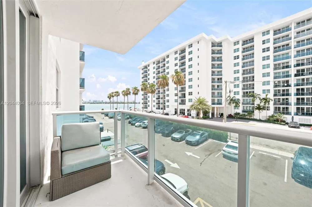 7501 E Treasure Dr #2S North Bay Village, FL 33141