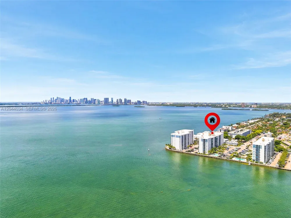 7501 E Treasure Dr #2S North Bay Village, FL 33141