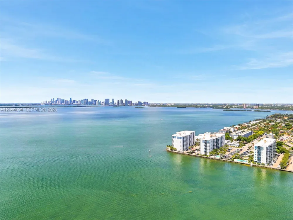 7501 E Treasure Dr #2S North Bay Village, FL 33141