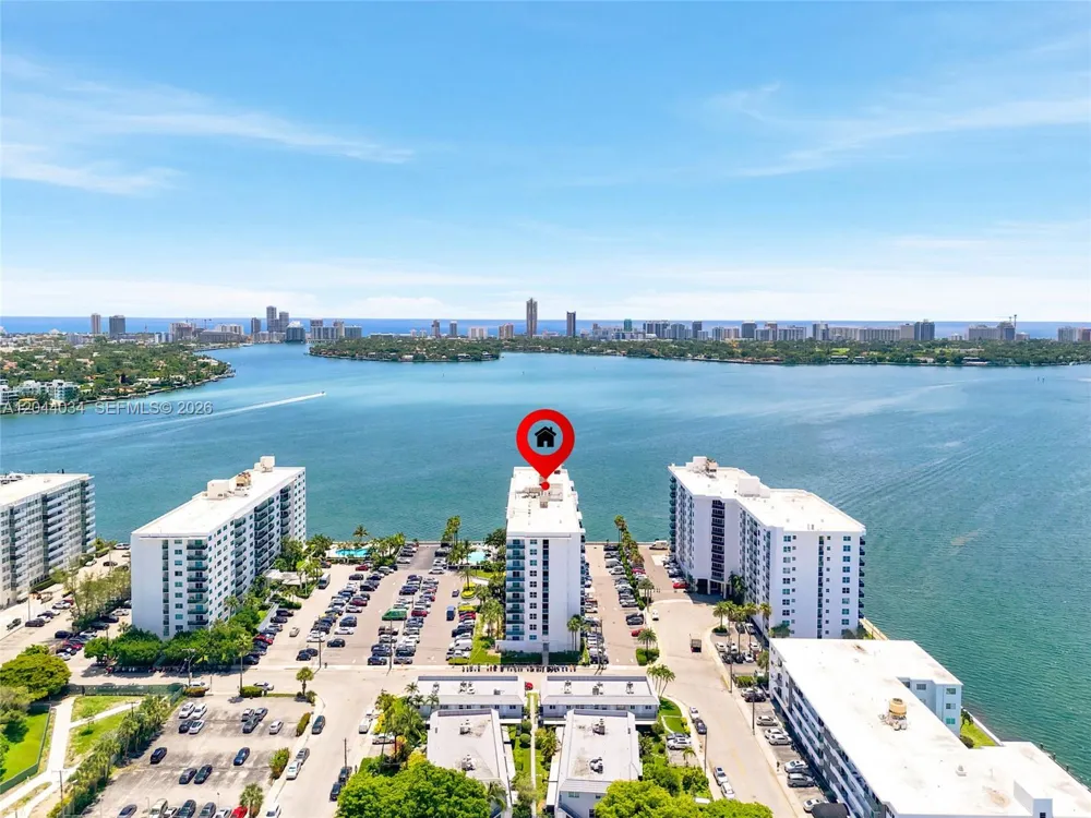 7501 E Treasure Dr #2S North Bay Village, FL 33141