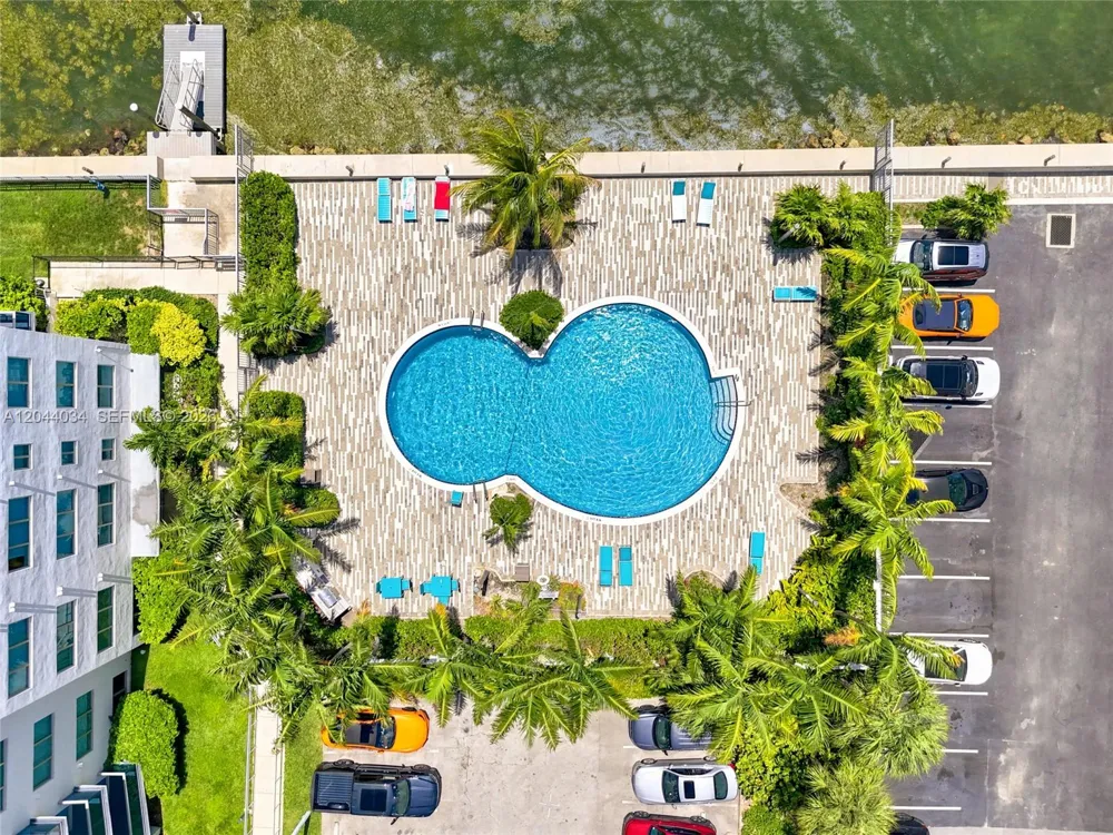 7501 E Treasure Dr #2S North Bay Village, FL 33141