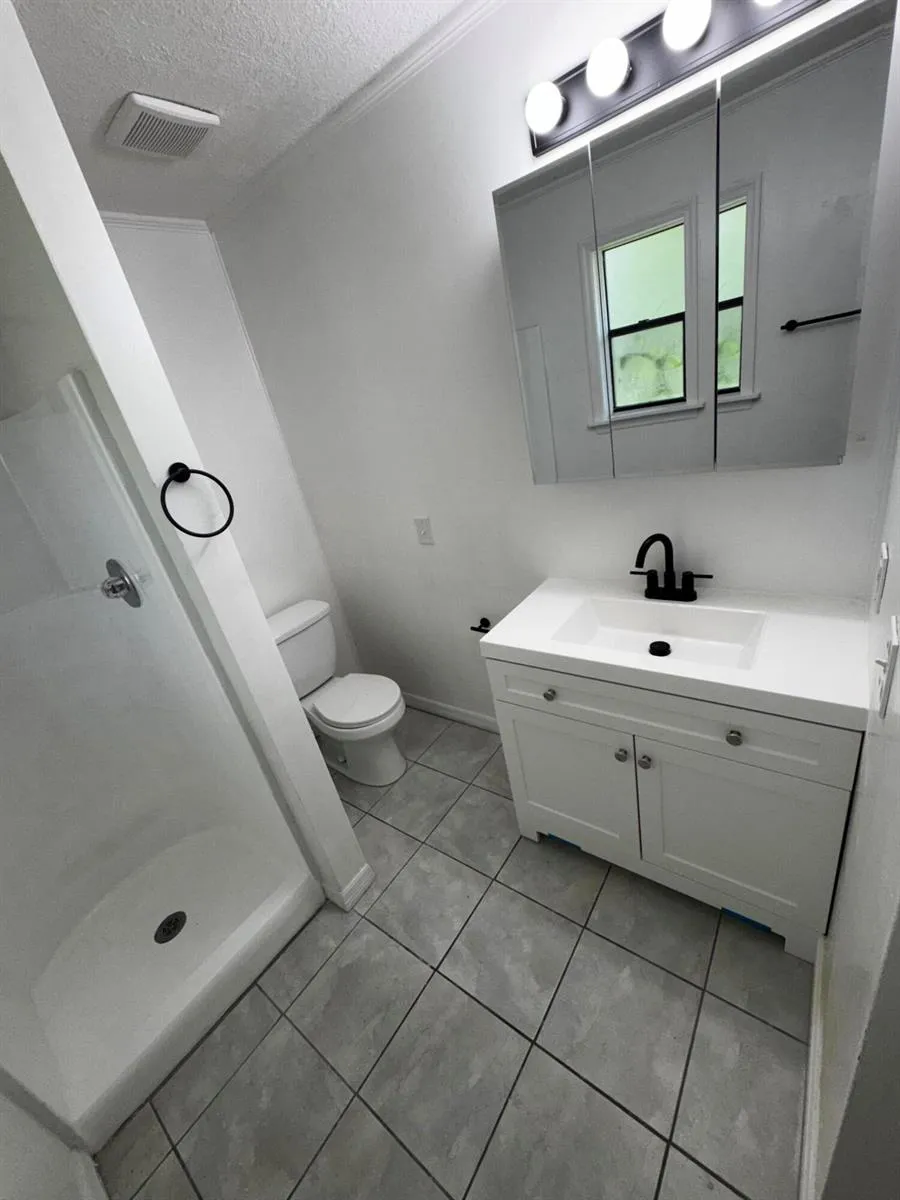 1464 W 32nd Street Riviera Beach, FL 33404