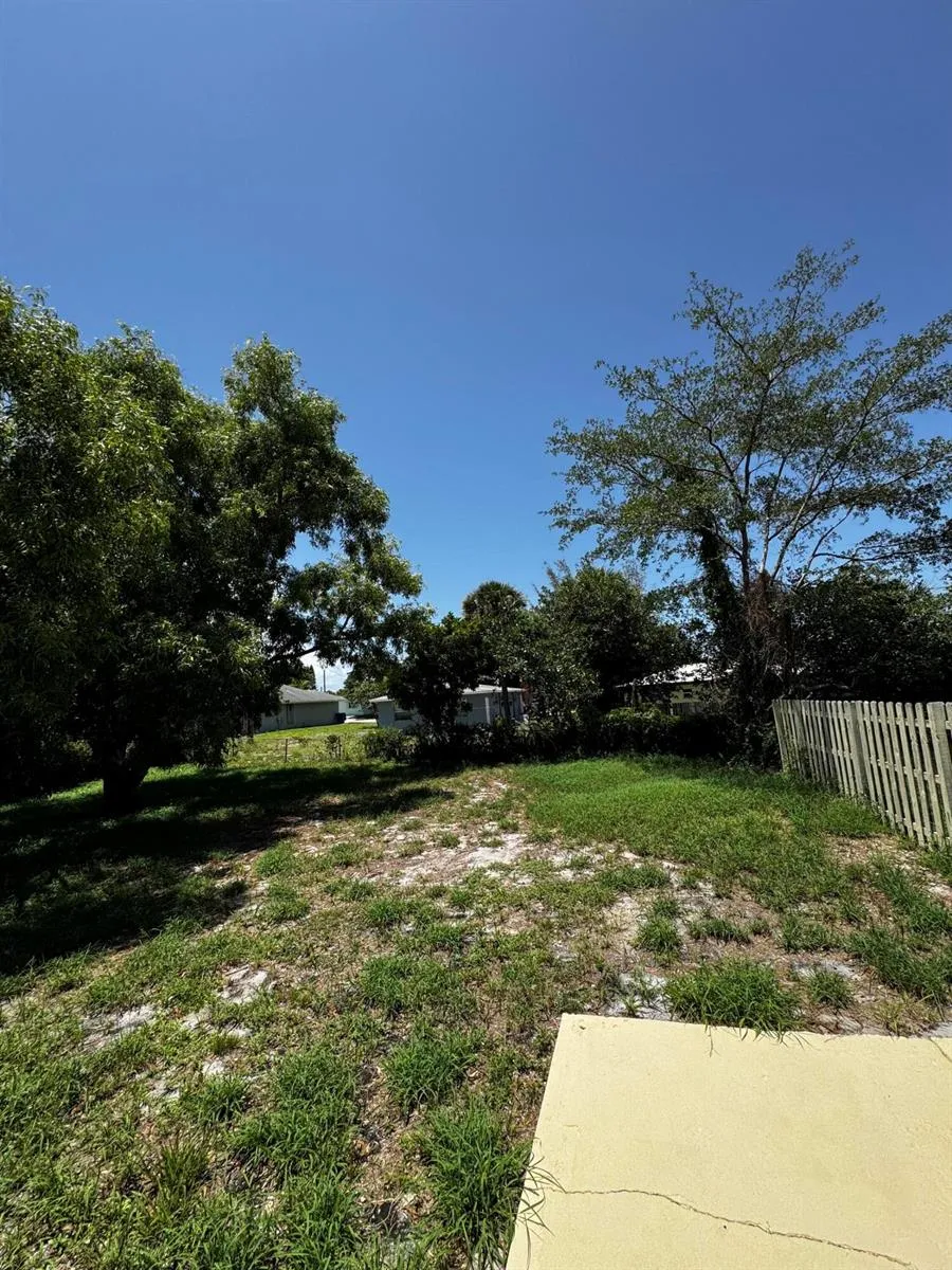 1464 W 32nd Street Riviera Beach, FL 33404
