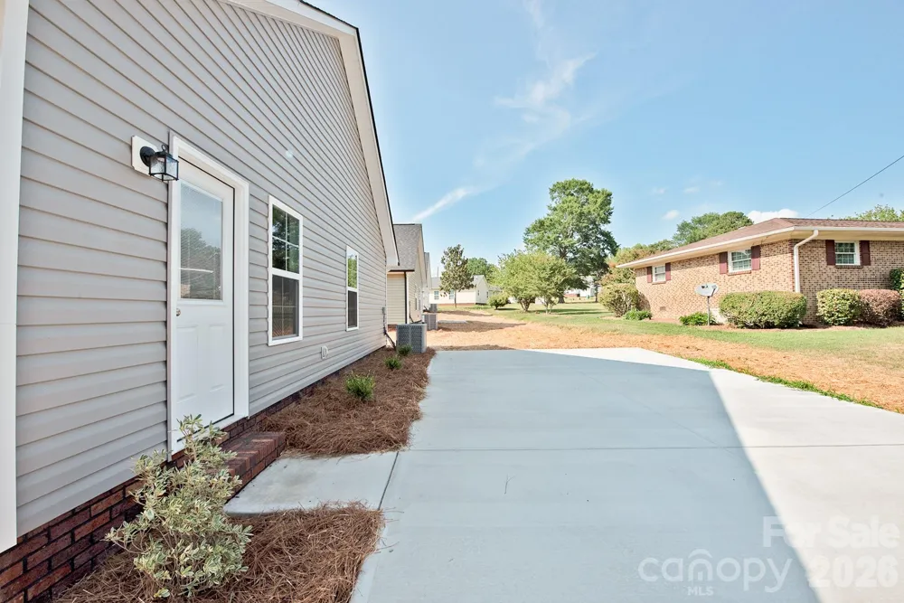 135 Beaver Street Landis, NC 28088