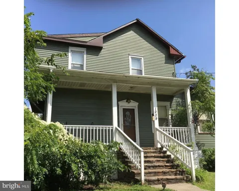 1209 W KINGS HIGHWAY