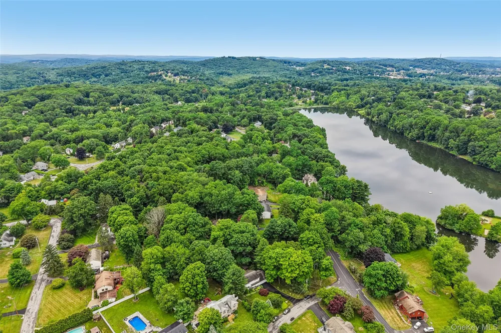 5 Lacona Road Mahopac, NY 10541