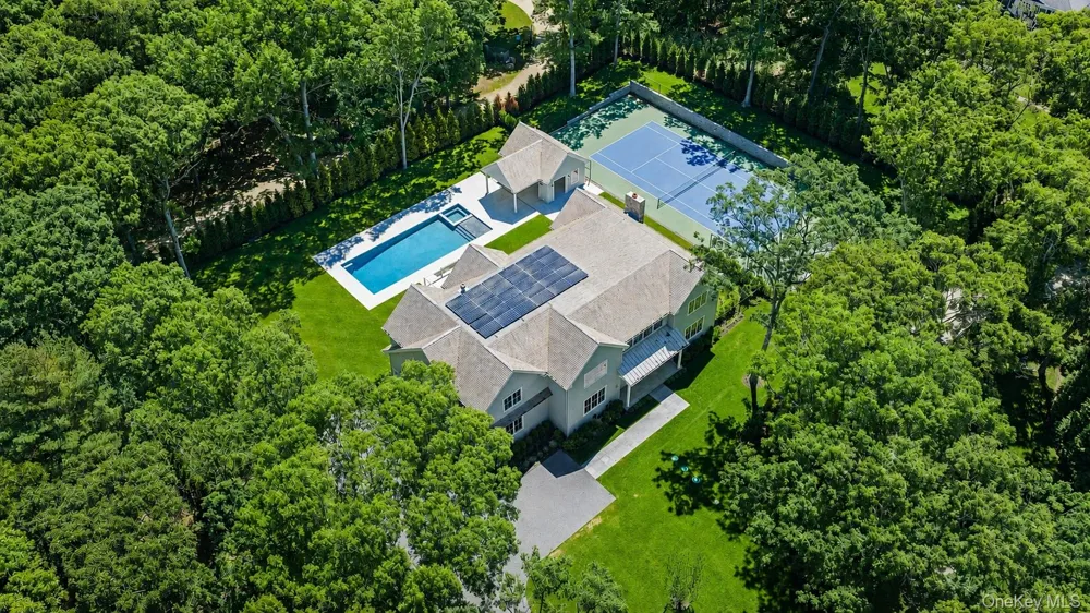 225 Norris Lane Bridgehampton, NY 11932