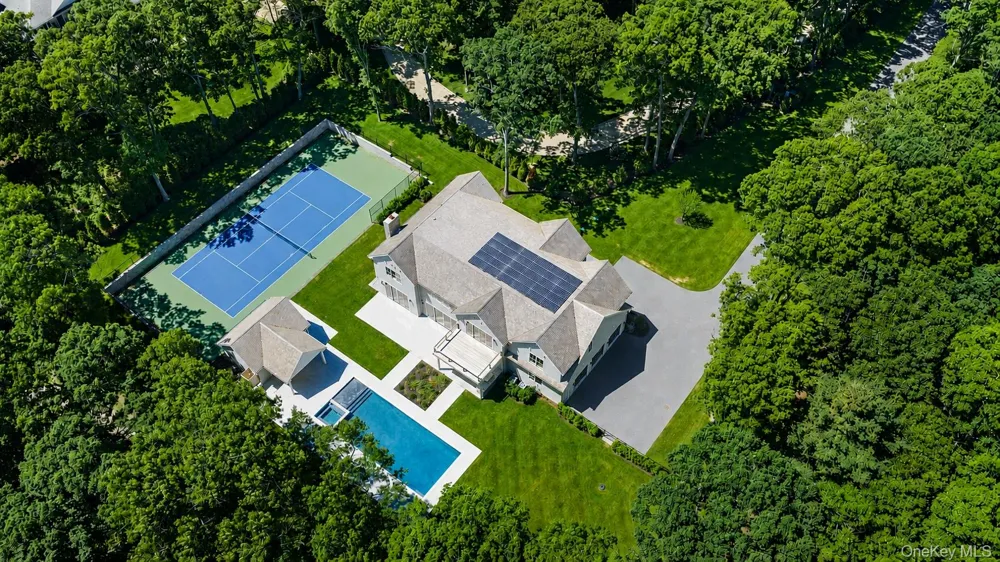 225 Norris Lane Bridgehampton, NY 11932