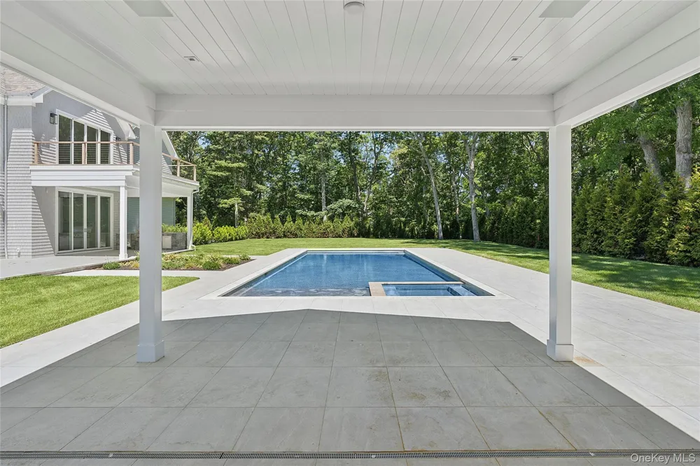 225 Norris Lane Bridgehampton, NY 11932