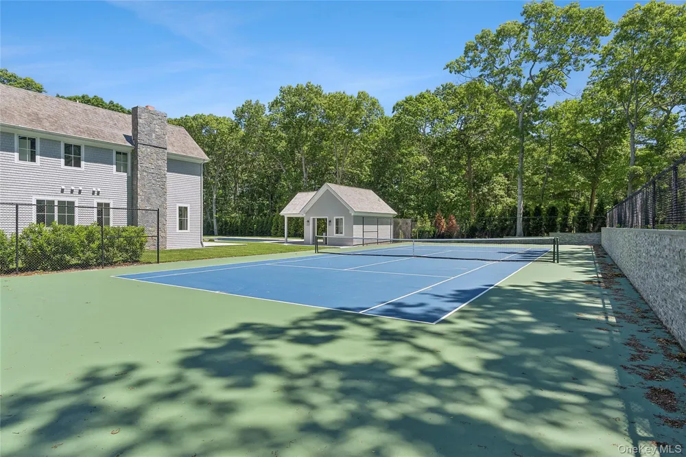 225 Norris Lane Bridgehampton, NY 11932