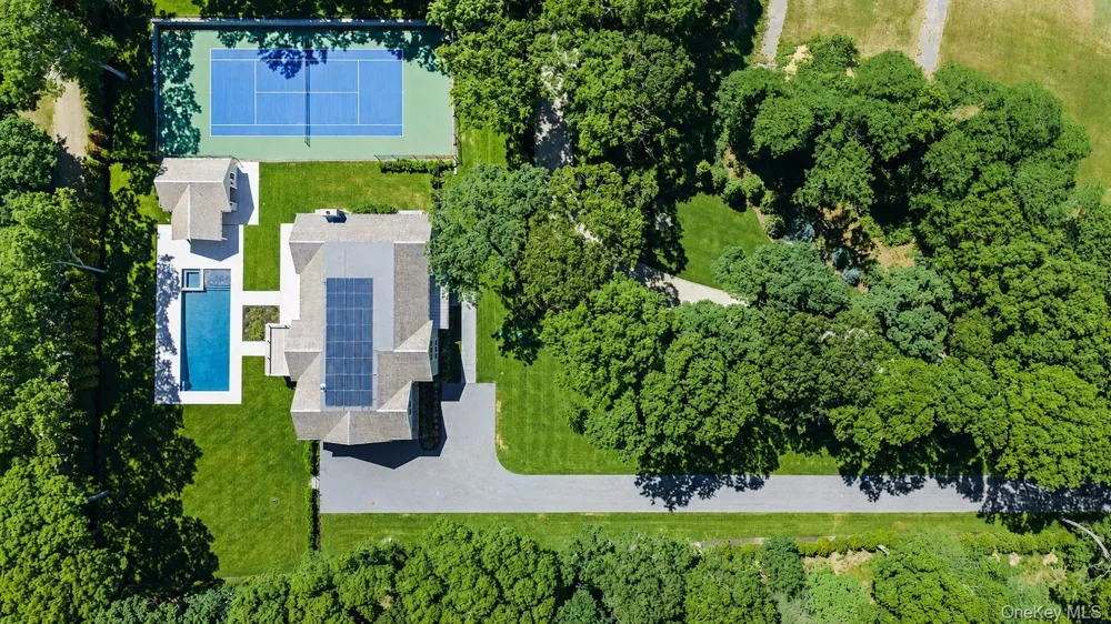 225 Norris Lane Bridgehampton, NY 11932