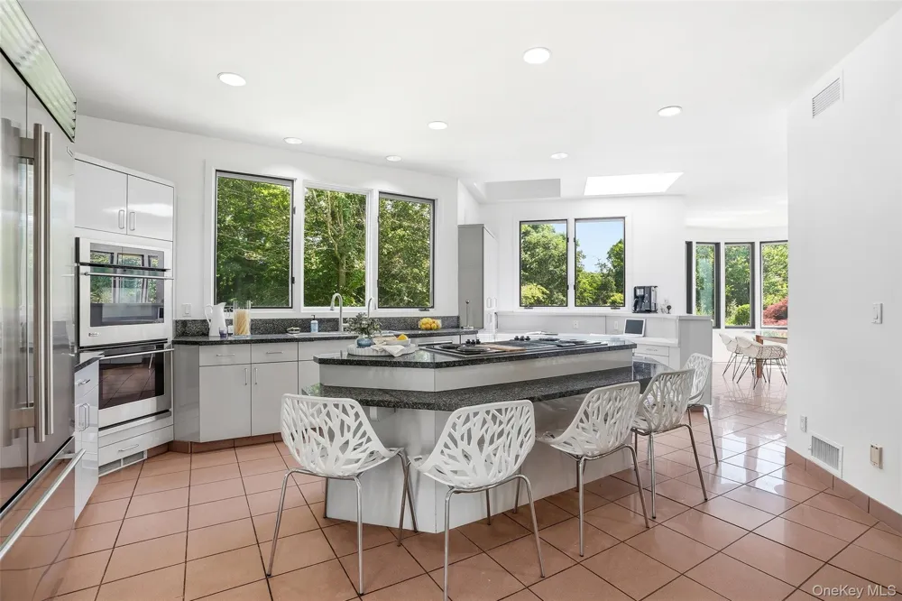 6 Hunting Trail Armonk, NY 10504