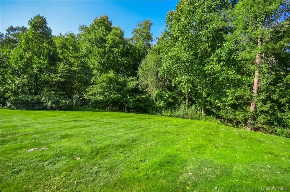 6 Hunting Trail Armonk, NY 10504