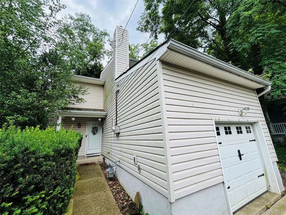 3 Altamont Avenue Sea Cliff, NY 11579