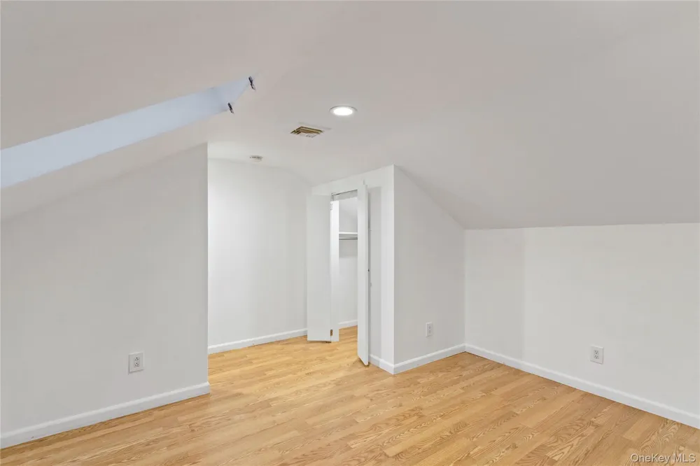 14 Bayville Avenue #4 Bayville, NY 11709