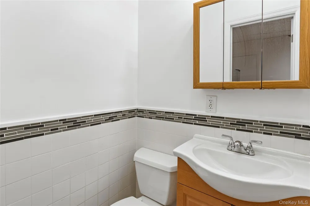 14 Bayville Avenue #4 Bayville, NY 11709