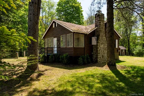 18 W Mitchell Street