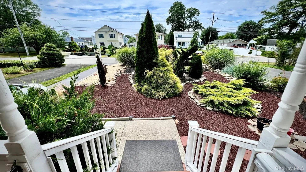 89 Rugby Drive Shirley, NY 11967