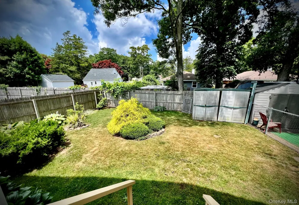 89 Rugby Drive Shirley, NY 11967