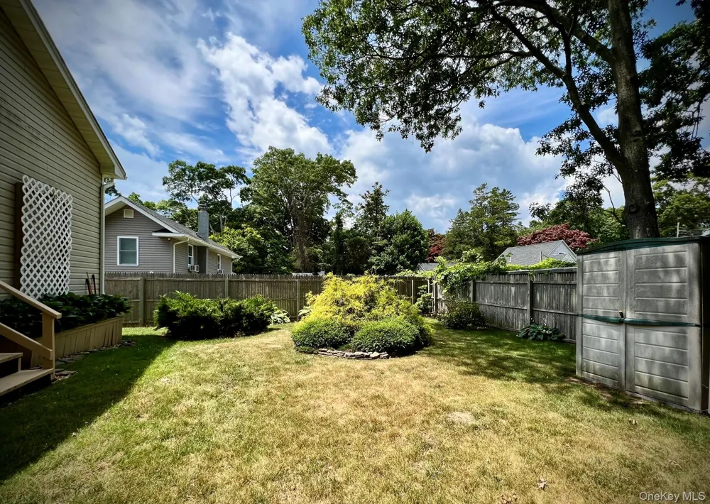 89 Rugby Drive Shirley, NY 11967