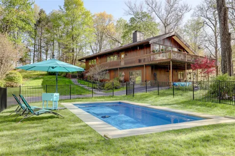 380 Long Ridge Road