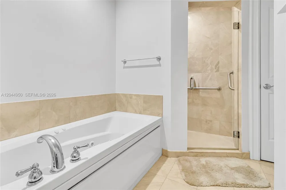 16100 Emerald Estates Dr #298 Weston, FL 33331